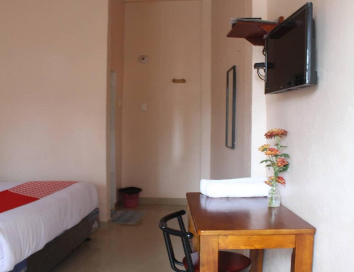 Oyo Flagship 2799 Berastagi Backpacker Rooms Eksteriør billede