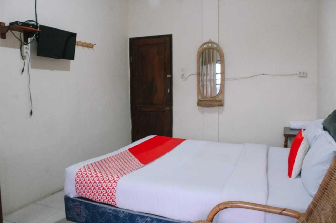 Oyo Flagship 2799 Berastagi Backpacker Rooms Eksteriør billede