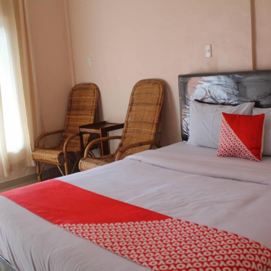 Oyo Flagship 2799 Berastagi Backpacker Rooms Eksteriør billede